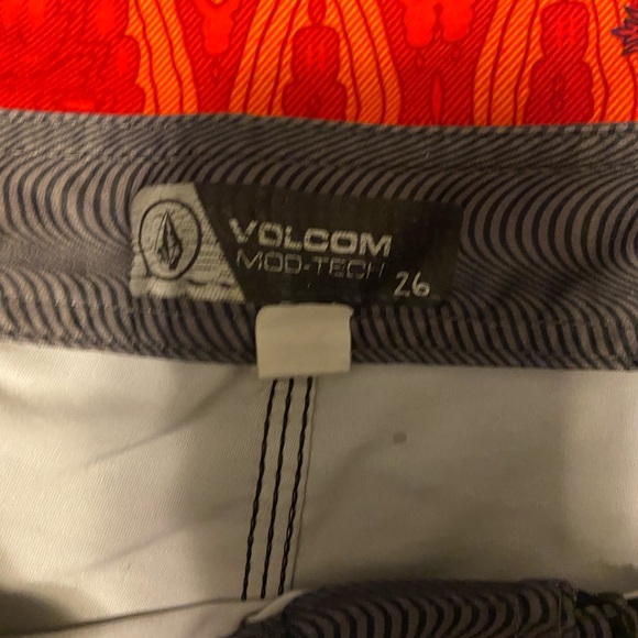 Volcom Board Shorts - Picture 2 of 2